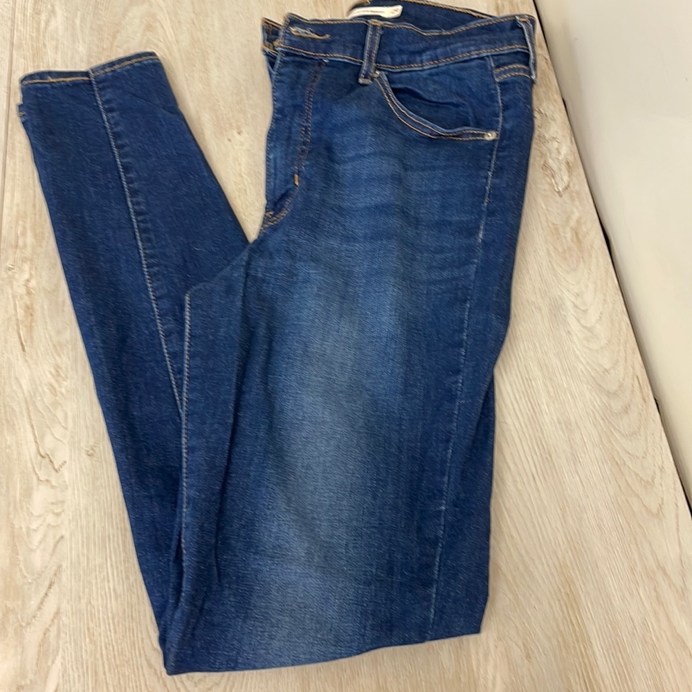 Levi High Rise Skinny Jeans